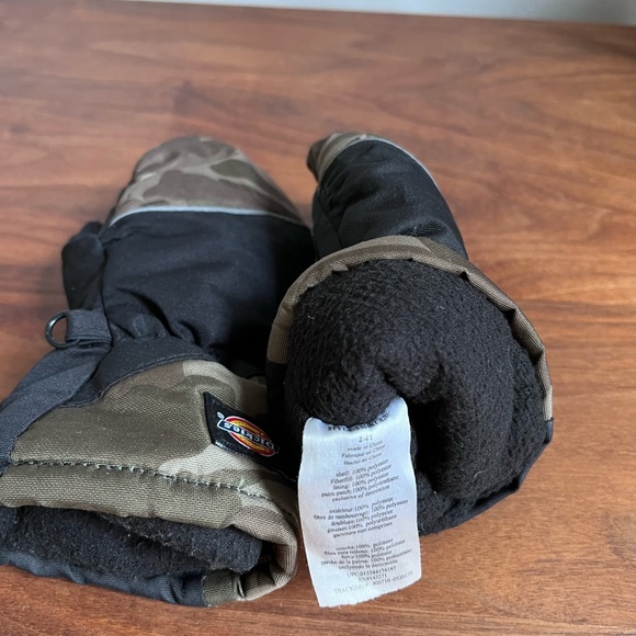 Dickies toddler winter mittens - Picture 3 of 3